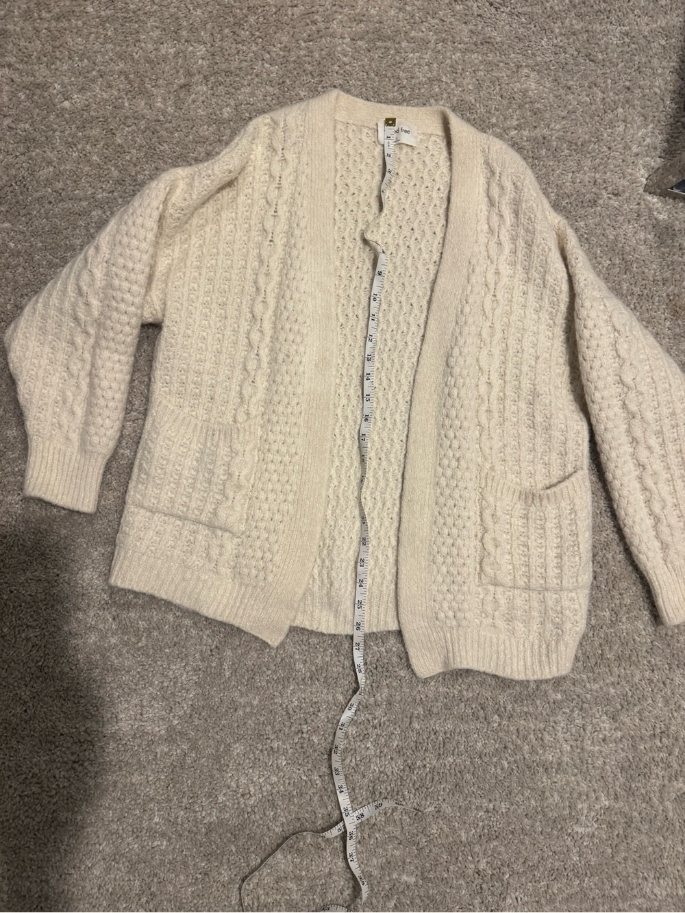 Wilfred Cream Cable-Knit Pocket Cardigan
